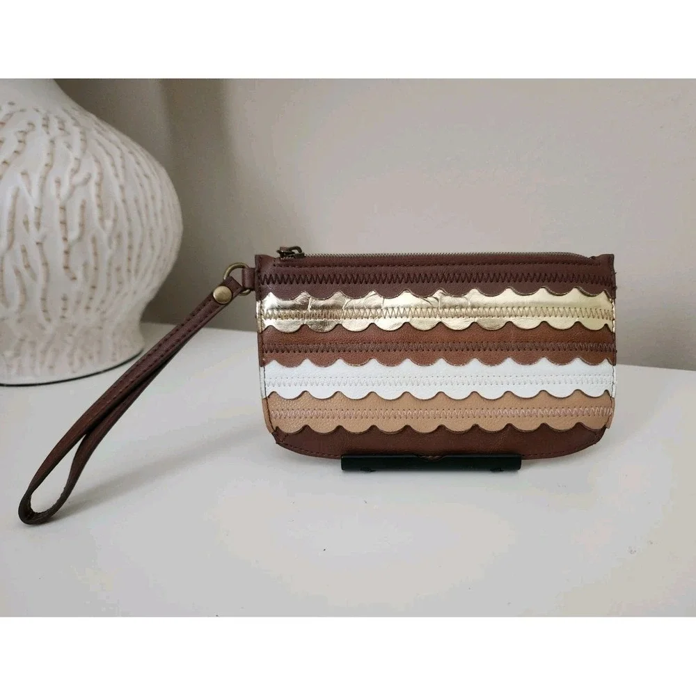 Relic‎ Women's Takeaway Scalloped Clutch Wristlet Wallet Leather Brown
